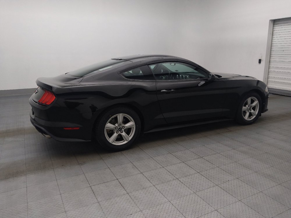 Used 2018 Ford Mustang Coupe RWD image 10