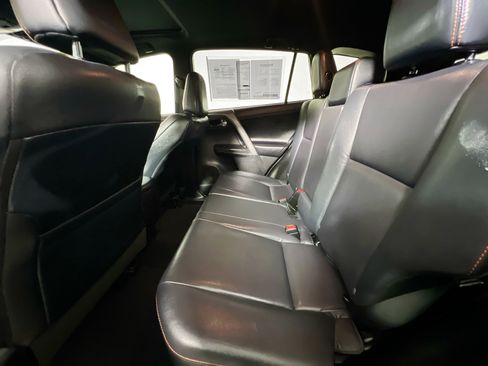 Used 2018 Toyota RAV4 SE w/ Power Extra Value Package image 29