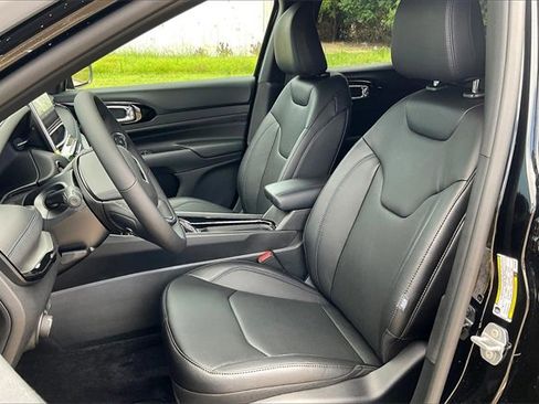 New 2025 Jeep Compass Limited w/ High Altitude Package image 13