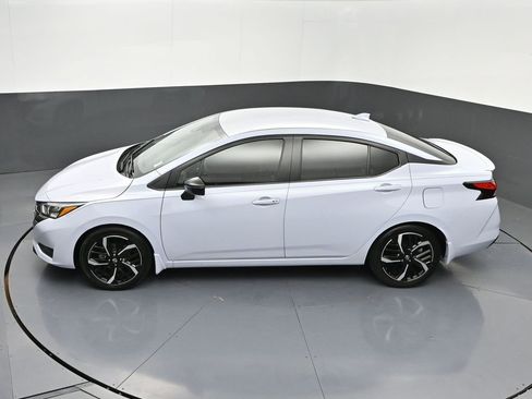 Used 2023 Nissan Versa SR w/ Trunk Package image 41