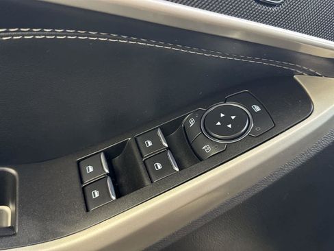 Used 2022 Ford Explorer XLT image 22