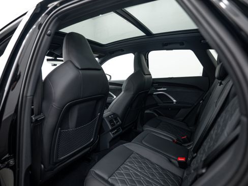 New 2026 Audi SQ5 Prestige AWD/4WD image 19