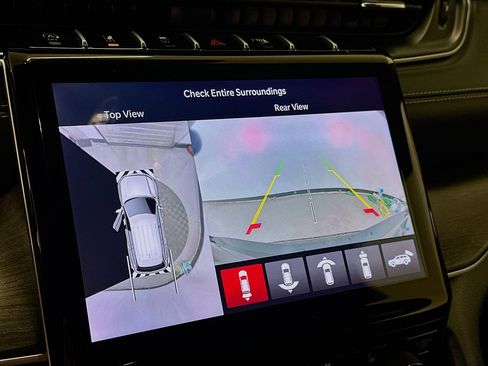 Used 2024 Jeep Grand Cherokee L Limited w/ Luxury Tech Group II image 23