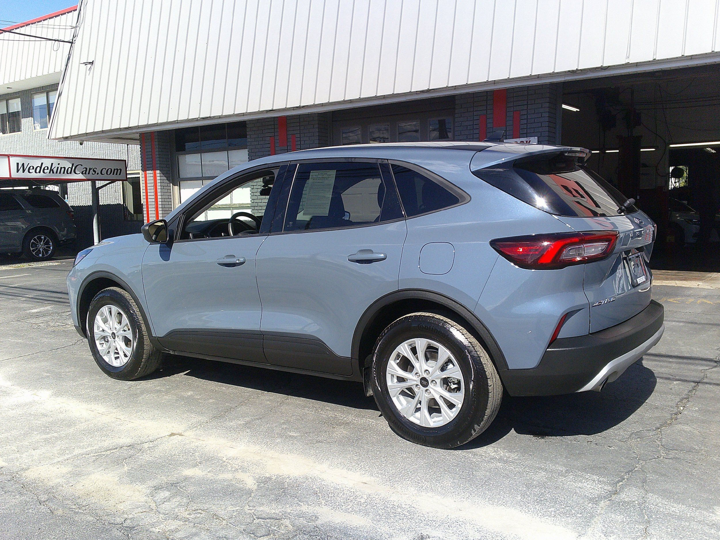 Used 2025 Ford Escape Active AWD/4WD image 4