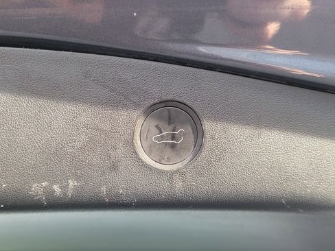 Used 2023 Tesla Model 3 Performance image 18