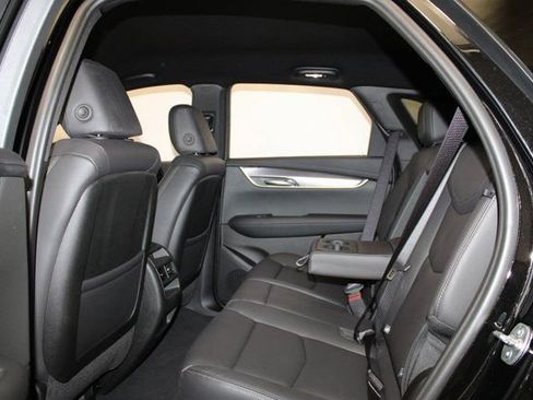 New 2025 Cadillac XT5 Luxury image 7