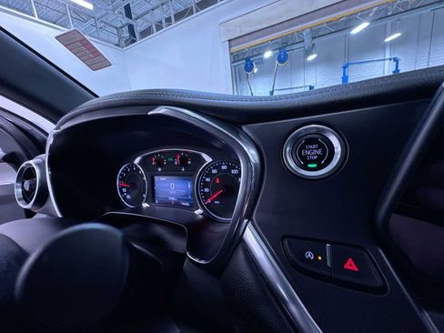 Used 2020 Chevrolet Blazer LT FWD image 9