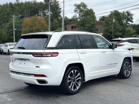 Used 2023 Jeep Grand Cherokee Overland w/ Luxury Tech Group IV AWD/4WD image 5