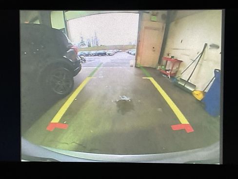 Used 2021 Chrysler Voyager Lxi image 12