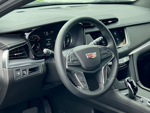 New 2026 Cadillac XT5 Luxury AWD/4WD image 5