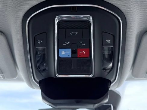 Certified 2023 Jeep Grand Cherokee Limited w/ Luxury Tech Group II AWD/4WD image 41