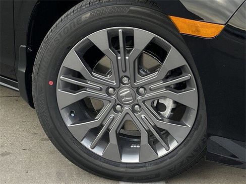 New 2026 Honda Odyssey Touring image 9