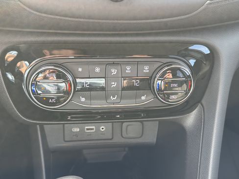 Used 2023 Buick Encore GX Select w/ Safety Package II AWD/4WD image 29