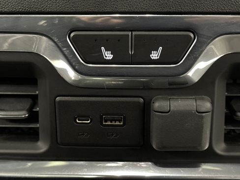 Used 2022 Chevrolet Silverado 2500 LTZ w/ LTZ Plus Package AWD/4WD image 33