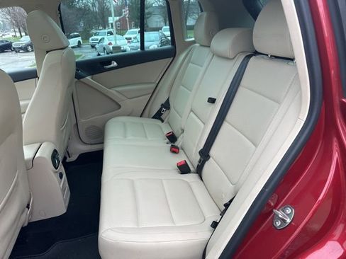 Used 2016 Volkswagen Tiguan SE FWD image 23