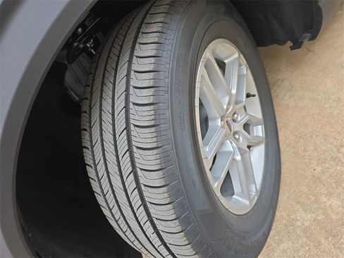 New 2025 Ford Explorer Active w/ Active Comfort Package image 30