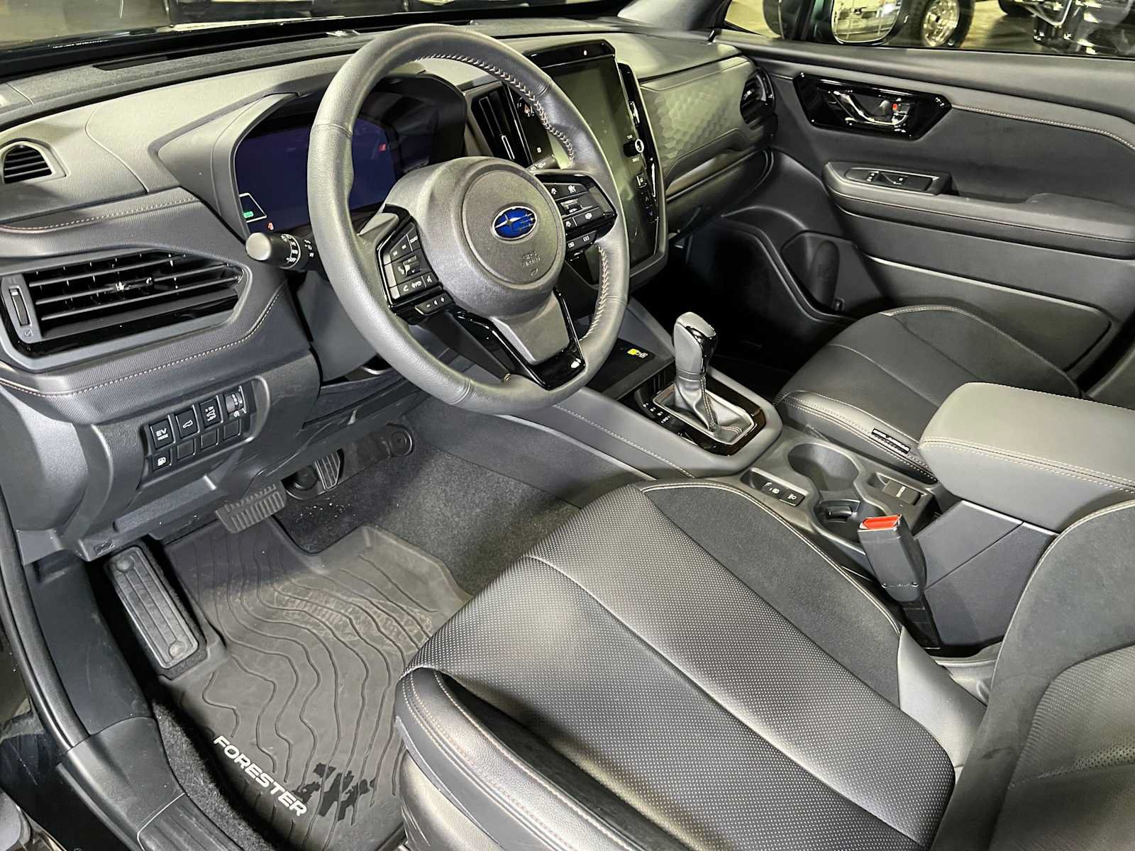 Used 2025 Subaru Forester Touring AWD/4WD image 25