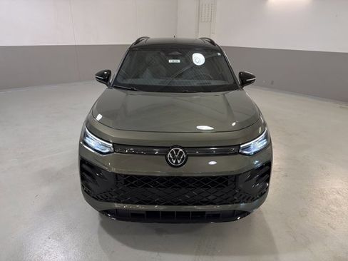 New 2026 Volkswagen Tiguan SE R-Line FWD image 3
