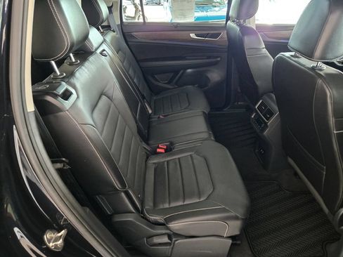 Used 2024 Volkswagen Atlas SEL AWD/4WD image 10