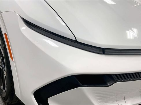 Used 2025 Chevrolet Equinox EV LT image 32