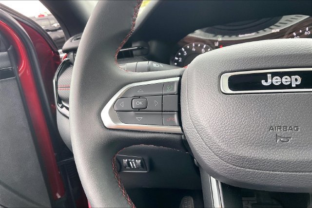 Used 2025 Jeep Compass Trailhawk AWD/4WD image 20