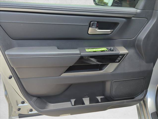 Used 2026 Toyota Tundra Limited AWD/4WD image 12