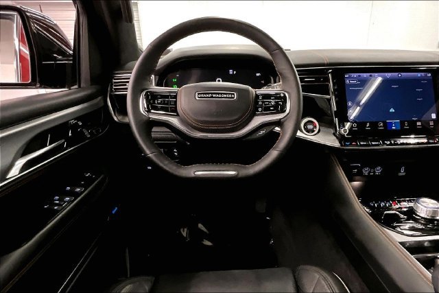 Used 2023 Jeep Grand Wagoneer Series III AWD/4WD image 6