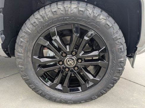 New 2026 Toyota 4Runner 4WD image 11