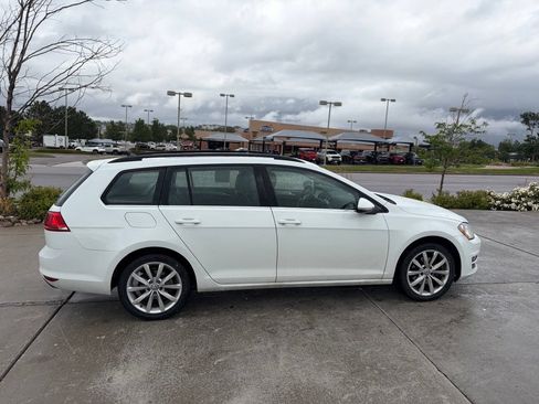 Used 2017 Volkswagen Golf SportWagen FWD image 6