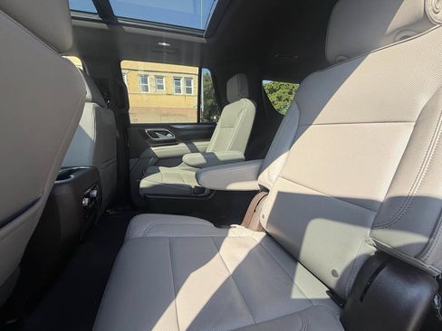 Used 2022 GMC Yukon SLT w/ SLT Premium Package RWD image 17