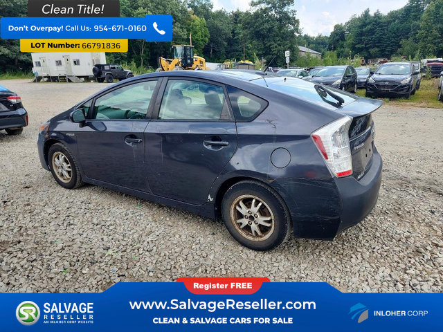 Used 2011 Toyota Prius Three w/ Navigation Pkg FWD image 3