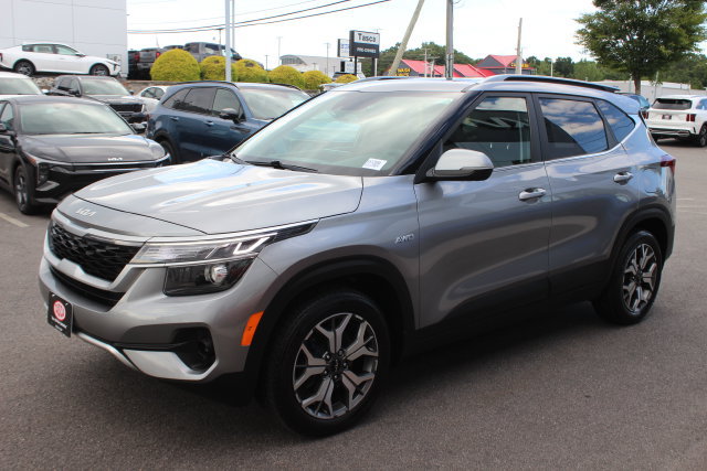 Used 2022 Kia Seltos EX AWD/4WD image 2