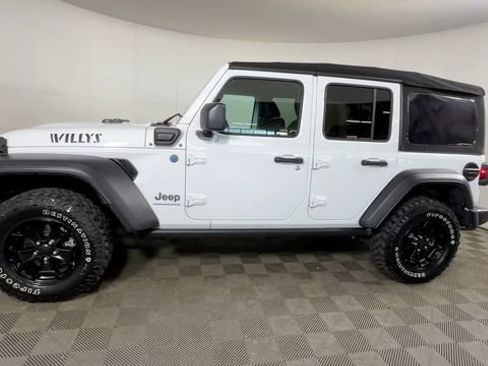 Used 2023 Jeep Wrangler Unlimited w/ Cold Weather Group AWD/4WD image 8
