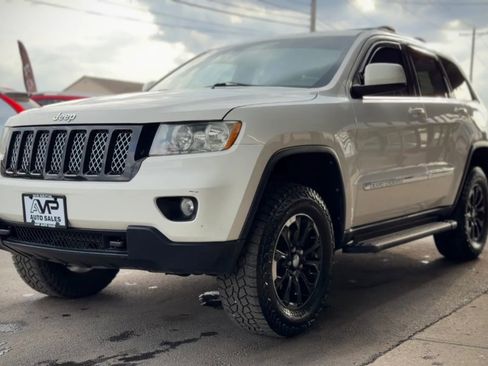 Used 2011 Jeep Grand Cherokee Laredo w/ All Weather Capability Group image 5