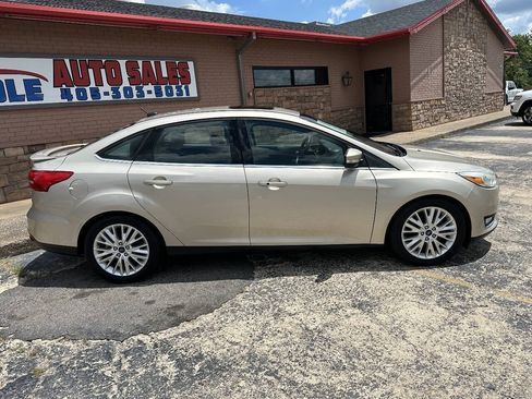 Used 2017 Ford Focus Titanium FWD image 9