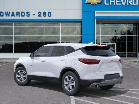 New 2025 Chevrolet Blazer LT image 3