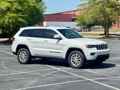 Used 2021 Jeep Grand Cherokee Laredo X image 10