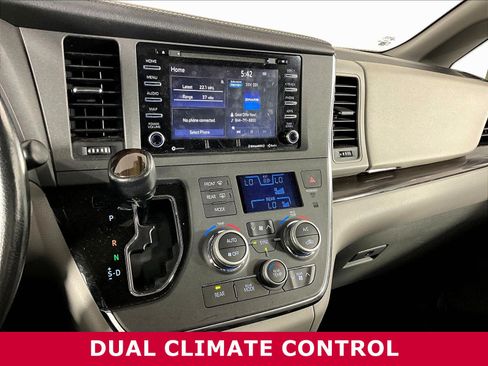 Used 2019 Toyota Sienna XLE FWD image 15
