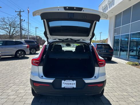 Used 2025 Volvo XC40 B5 Ultra AWD/4WD image 29