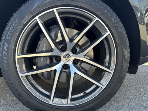 Used 2024 Porsche Macan image 15