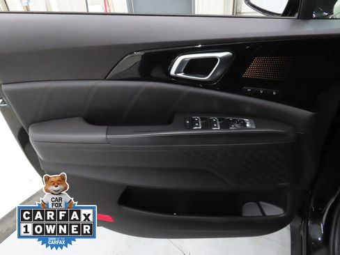 Used 2025 Kia Carnival SX Prestige image 7