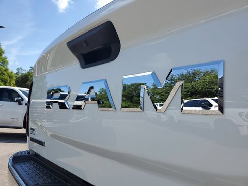 Used 2025 RAM 2500 Big Horn AWD/4WD image 6