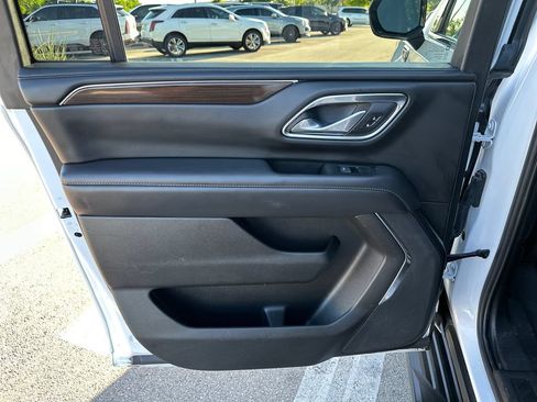 Used 2023 GMC Yukon XL SLE w/ Gmc Pro Safety Plus Package RWD image 35