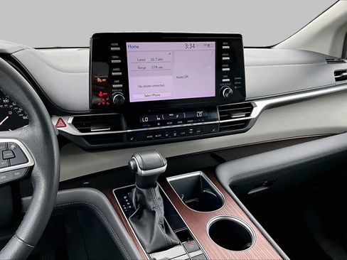 Certified 2024 Toyota Sienna XLE FWD image 7