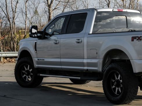 Used 2017 Ford F250 Lariat w/ FX4 Off-Road Package image 14