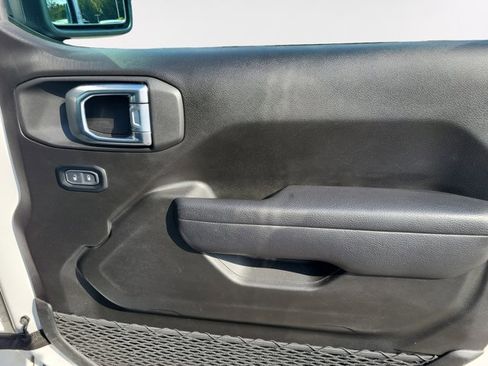 Certified 2024 Jeep Gladiator Sport image 20