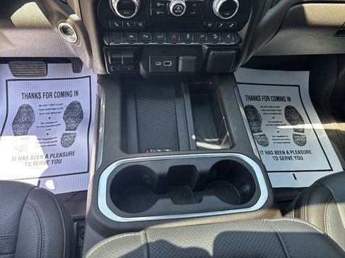 Used 2022 GMC Sierra 1500 Denali w/ Denali Reserve Package AWD/4WD image 7