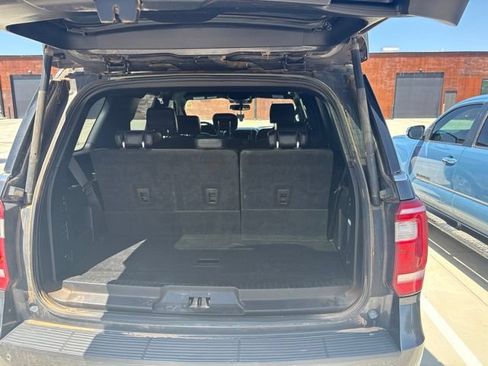 Used 2019 Ford Expedition XLT w/ Equipment Group 202A RWD image 4