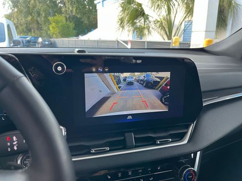 Used 2025 Chevrolet Equinox LT image 17