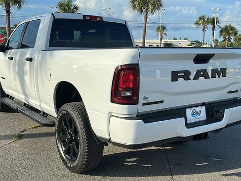 Used 2025 RAM 2500 Big Horn AWD/4WD image 3